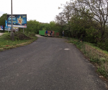 Aktuality / Aktivační pracovníci upratali lokalitu na Sečovskej ceste - foto