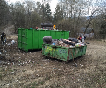 Aktuality / Jarné upratovanie zmenilo niektoré lokality na Furči na nepoznanie - foto