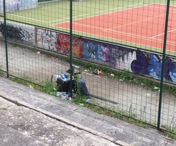 Aktuality / Júlové upratovanie sídliska aktivačnými pracovníkmi - foto Aktuality / Júlové upratovanie sídliska aktivačnými pracovníkmi - foto