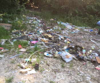 Aktuality / Upratovanie v oblasti Moňok potok a nad Prešovskou cestou - foto