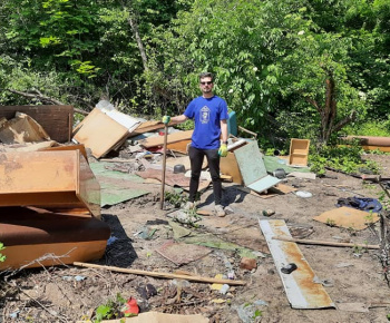 Aktuality / Upratovanie v oblasti Moňok potok a nad Prešovskou cestou - foto