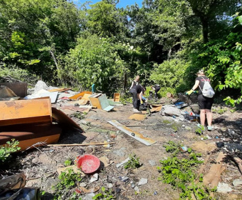 Aktuality / Upratovanie v oblasti Moňok potok a nad Prešovskou cestou - foto