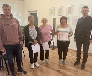 Aktuality / Denné centrum zorganizovalo pre seniorov dve zaujímavé podujatia - foto