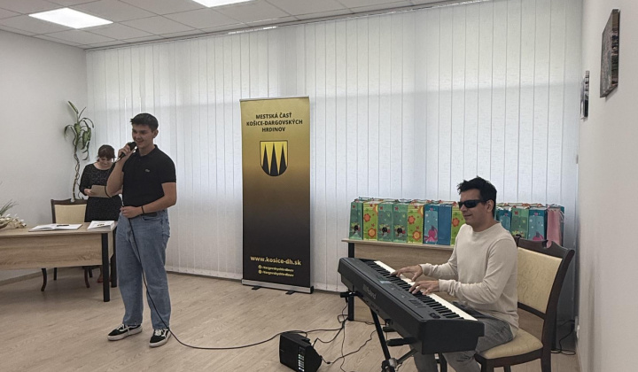 3. fotografia fotogalérie Aktuality / Najmilšia tradícia Furče: Slávnostné uvítanie detí do života - foto