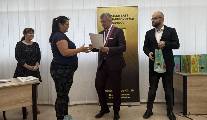 10. fotografia fotogalérie Aktuality / Najmilšia tradícia Furče: Slávnostné uvítanie detí do života - foto