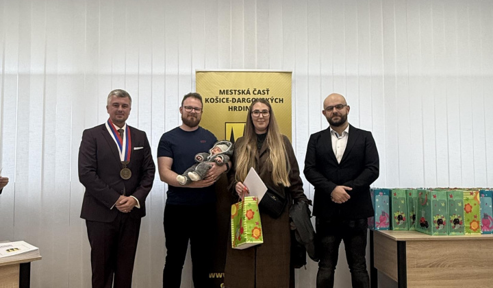 15. fotografia fotogalérie Aktuality / Najmilšia tradícia Furče: Slávnostné uvítanie detí do života - foto