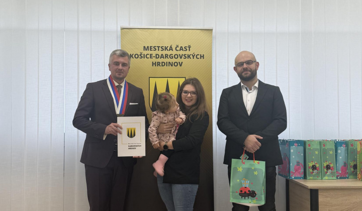 19. fotografia fotogalérie Aktuality / Najmilšia tradícia Furče: Slávnostné uvítanie detí do života - foto