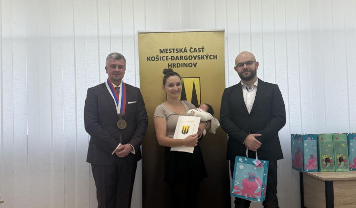 21. fotografia fotogalérie Aktuality / Najmilšia tradícia Furče: Slávnostné uvítanie detí do života - foto