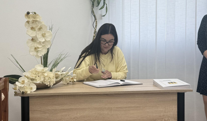 22. fotografia fotogalérie Aktuality / Najmilšia tradícia Furče: Slávnostné uvítanie detí do života - foto