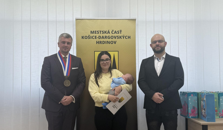 23. fotografia fotogalérie Aktuality / Najmilšia tradícia Furče: Slávnostné uvítanie detí do života - foto