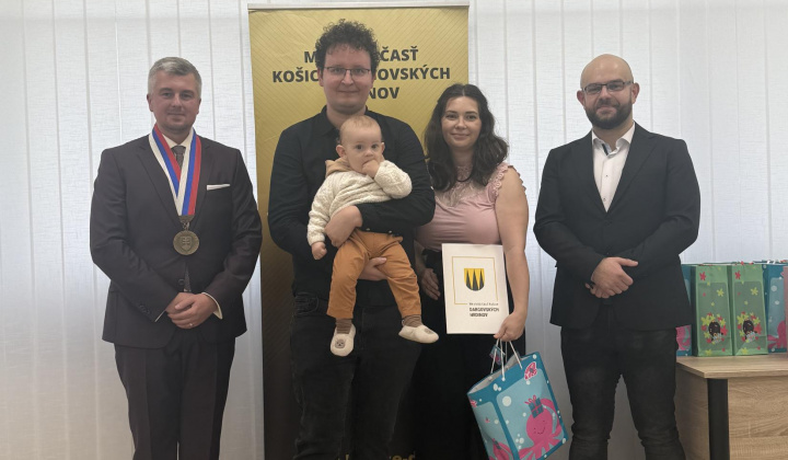 36. fotografia fotogalérie Aktuality / Najmilšia tradícia Furče: Slávnostné uvítanie detí do života - foto