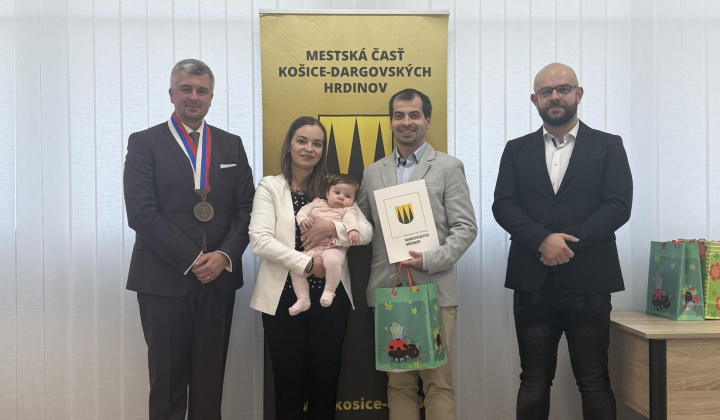 49. fotografia fotogalérie Aktuality / Najmilšia tradícia Furče: Slávnostné uvítanie detí do života - foto