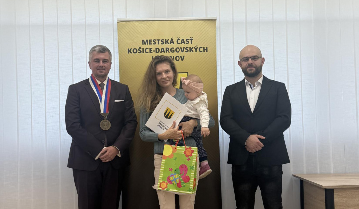 52. fotografia fotogalérie Aktuality / Najmilšia tradícia Furče: Slávnostné uvítanie detí do života - foto