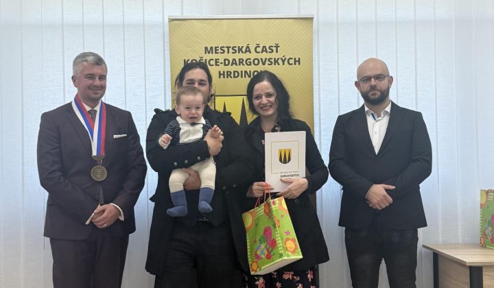 55. fotografia fotogalérie Aktuality / Najmilšia tradícia Furče: Slávnostné uvítanie detí do života - foto