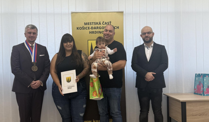 58. fotografia fotogalérie Aktuality / Najmilšia tradícia Furče: Slávnostné uvítanie detí do života - foto