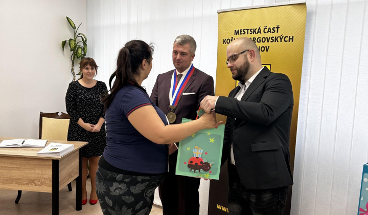 63. fotografia fotogalérie Aktuality / Najmilšia tradícia Furče: Slávnostné uvítanie detí do života - foto