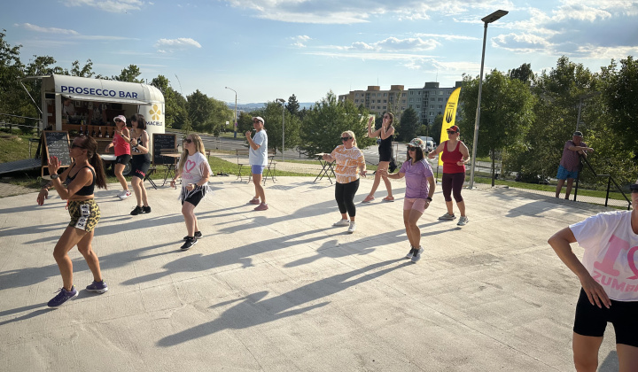 2. fotografia fotogalérie Aktuality / Na Furči to v sobotu žilo hudbou aj tancom pod holým nebom - foto