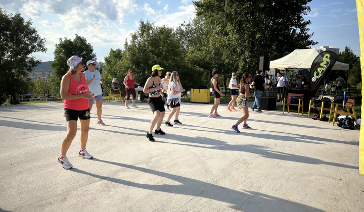 5. fotografia fotogalérie Aktuality / Na Furči to v sobotu žilo hudbou aj tancom pod holým nebom - foto