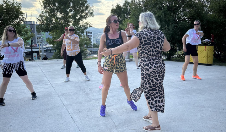 9. fotografia fotogalérie Aktuality / Na Furči to v sobotu žilo hudbou aj tancom pod holým nebom - foto