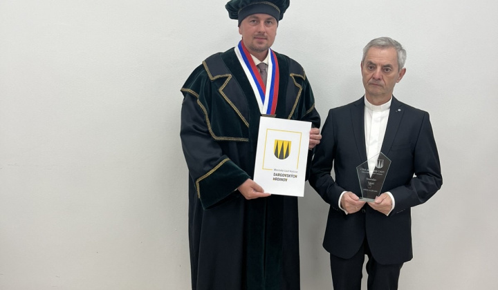 10. fotografia fotogalérie Aktuality / Mestská časť Košice-Dargovských hrdinov po štvrtýkrát ocenila osobnosti sídliska - foto