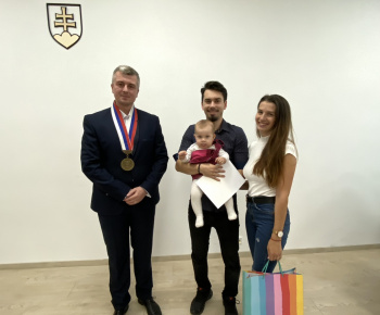 Aktuality / Na obrade uvítania detí sme prijali 25 nových obyvateľov našej mestskej časti - foto