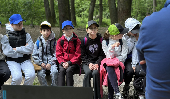 6. fotografia fotogalérie Aktuality /  Lesopark plný detí, smiechu a nových znalostí - foto