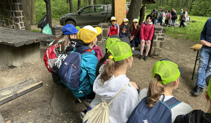 8. fotografia fotogalérie Aktuality /  Lesopark plný detí, smiechu a nových znalostí - foto