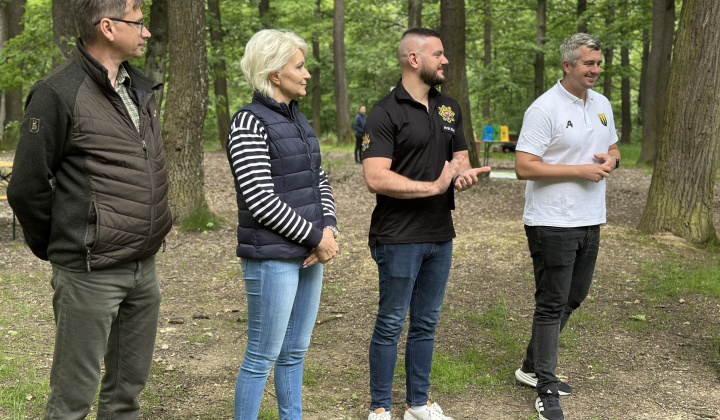 19. fotografia fotogalérie Aktuality /  Lesopark plný detí, smiechu a nových znalostí - foto