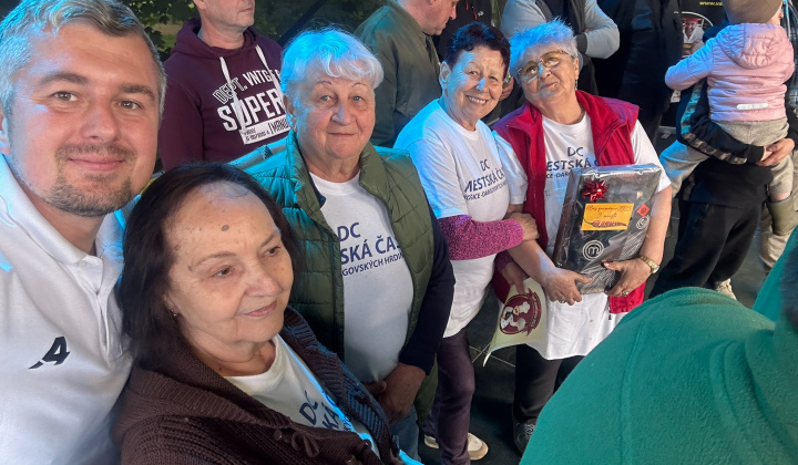 3. fotografia fotogalérie Aktuality / Naše seniorky opäť bodovali na Dni Jazerčanov - foto