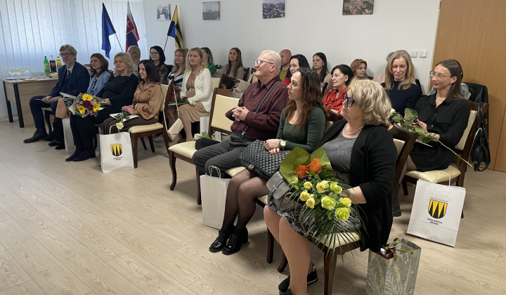 3. fotografia fotogalérie Aktuality / Oceňovanie pedagogických a nepedagogických pracovníkov pri príležitosti Dňa učiteľov - foto