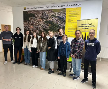 Aktuality / Novým predsedom mládežníckeho parlamentu našej mestskej časti sa stal Lukáš Lizák - foto