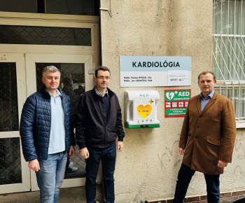 Aktuality / Na poliklinike sa sprevádzkoval externý defibrilátor - foto