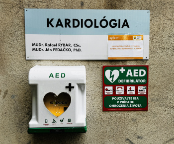 Aktuality / Na poliklinike sa sprevádzkoval externý defibrilátor - foto