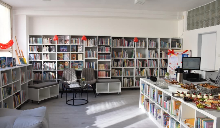 8. fotografia fotogalérie Aktuality / Zrekonštruované knižnice na troch základných školách na Furči - foto