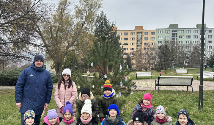 3. fotografia fotogalérie Aktuality / V parku pri fontáne sme si užili Furčianske Vianoce - foto
