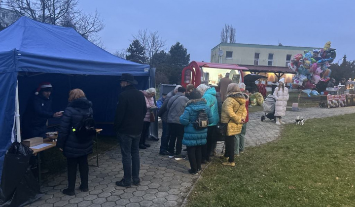 7. fotografia fotogalérie Aktuality / V parku pri fontáne sme si užili Furčianske Vianoce - foto