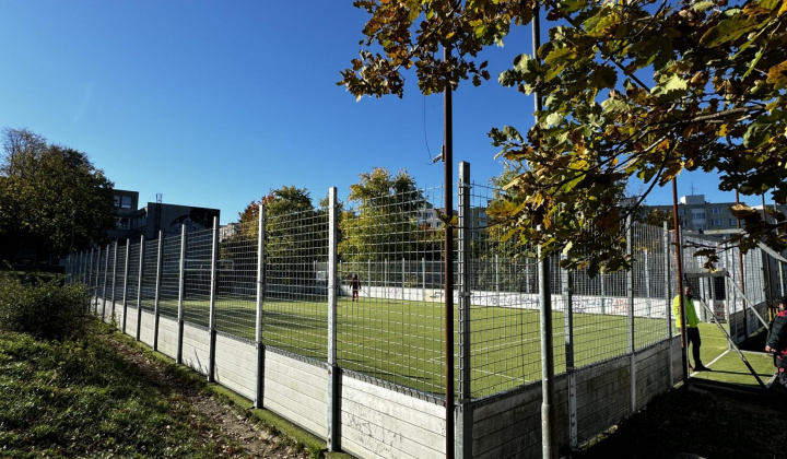 2. fotografia fotogalérie Aktuality / Multifunkčné ihrisko na Fábryho prechádza modernizáciou - foto