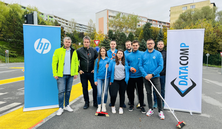 3. fotografia fotogalérie Aktuality / Na dopravnom ihrisku prebehla obnova vodorovného dopravného značenia - foto