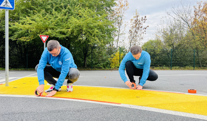 4. fotografia fotogalérie Aktuality / Na dopravnom ihrisku prebehla obnova vodorovného dopravného značenia - foto