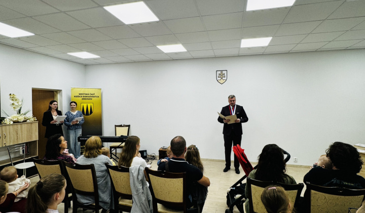 4. fotografia fotogalérie Aktuality / Prijali sme 28 nových obyvateľov našej mestskej časti na obrade uvítania detí - foto