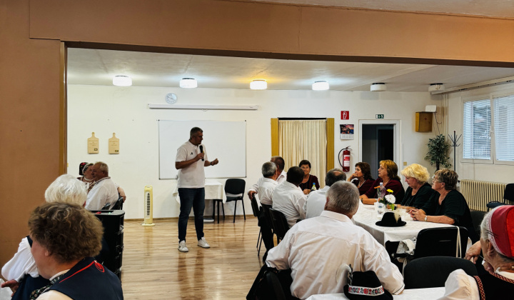 3. fotografia fotogalérie Aktuality / Koncert pre Furčanov nezastavilo ani počasie - foto