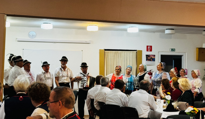 4. fotografia fotogalérie Aktuality / Koncert pre Furčanov nezastavilo ani počasie - foto