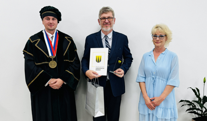 9. fotografia fotogalérie Aktuality / Mestská časť Košice-Dargovských hrdinov ocenila osobnosti sídliska - foto