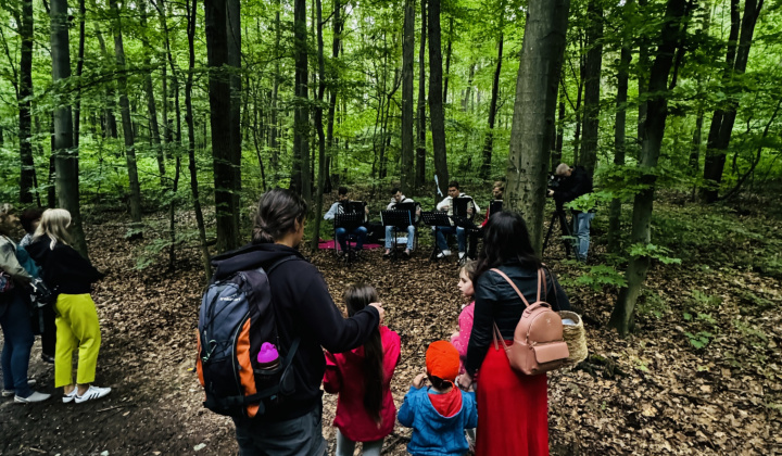 3. fotografia fotogalérie Aktuality / Lesopark sa rozohral 5. ročníkom Hudby v lese - foto