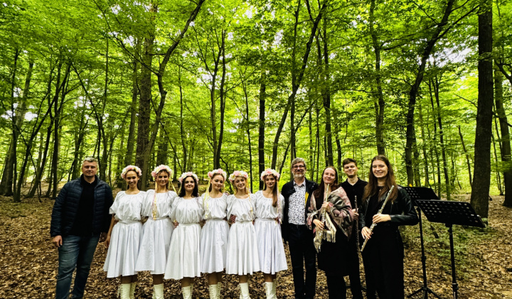 12. fotografia fotogalérie Aktuality / Lesopark sa rozohral 5. ročníkom Hudby v lese - foto