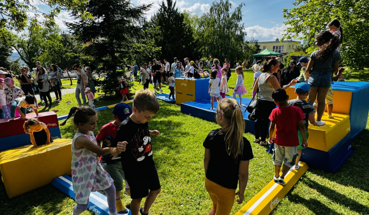 2. fotografia fotogalérie Aktuality / Park pri fontáne ožil Medzinárodným dňom detí - foto