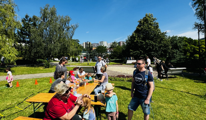 4. fotografia fotogalérie Aktuality / Park pri fontáne ožil Medzinárodným dňom detí - foto