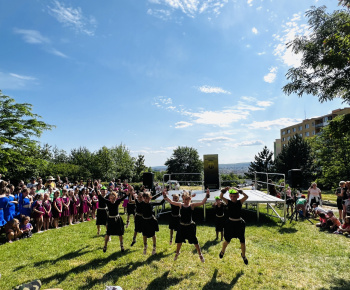 Kultúrno-spoločenské a športové aktivity / V nedeľu sme oslávili Medzinárodný deň detí - foto