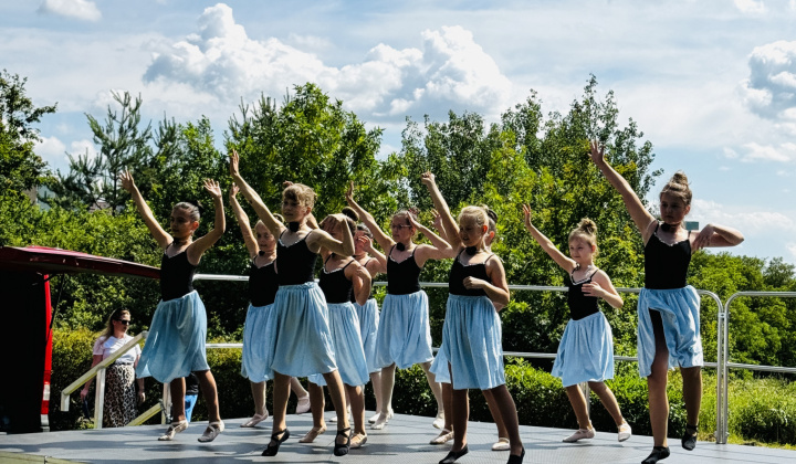 8. fotografia fotogalérie Aktuality / Park pri fontáne ožil Medzinárodným dňom detí - foto