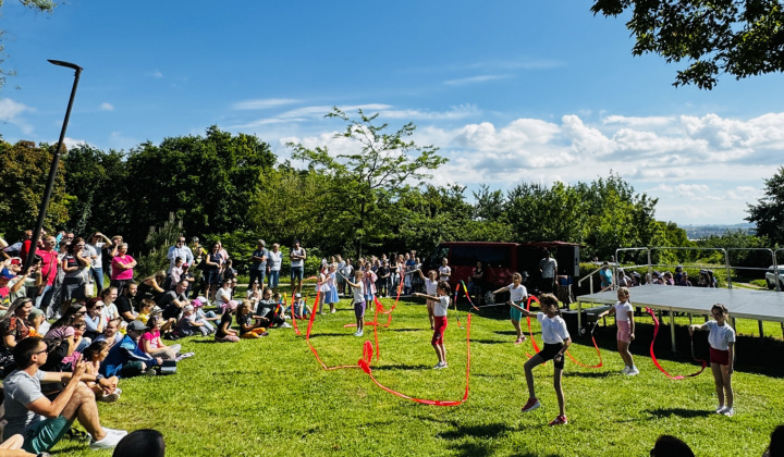 11. fotografia fotogalérie Aktuality / Park pri fontáne ožil Medzinárodným dňom detí - foto